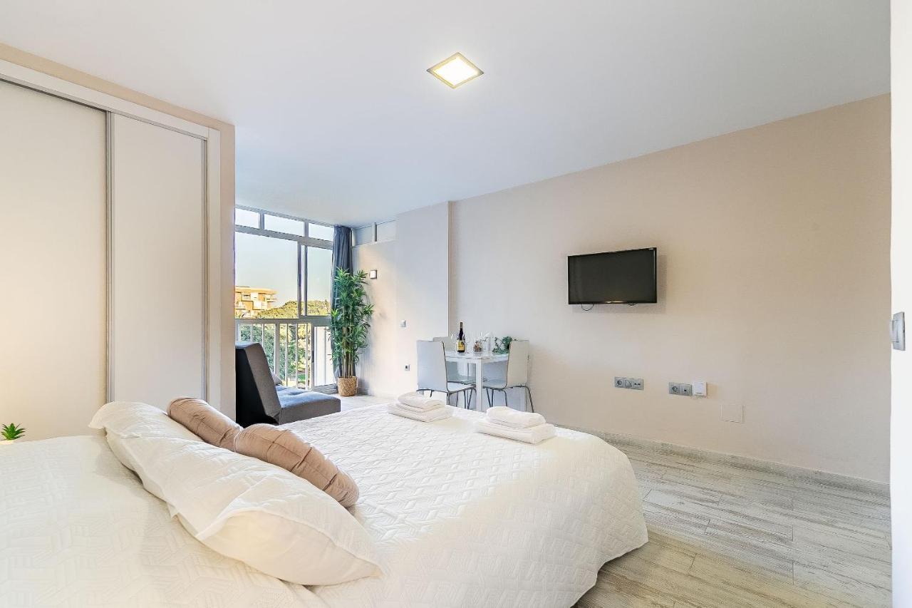 Sun Coast Benalmadena -- Superb Studio With 4 Pools, Gardens & Breakfast Exterior foto