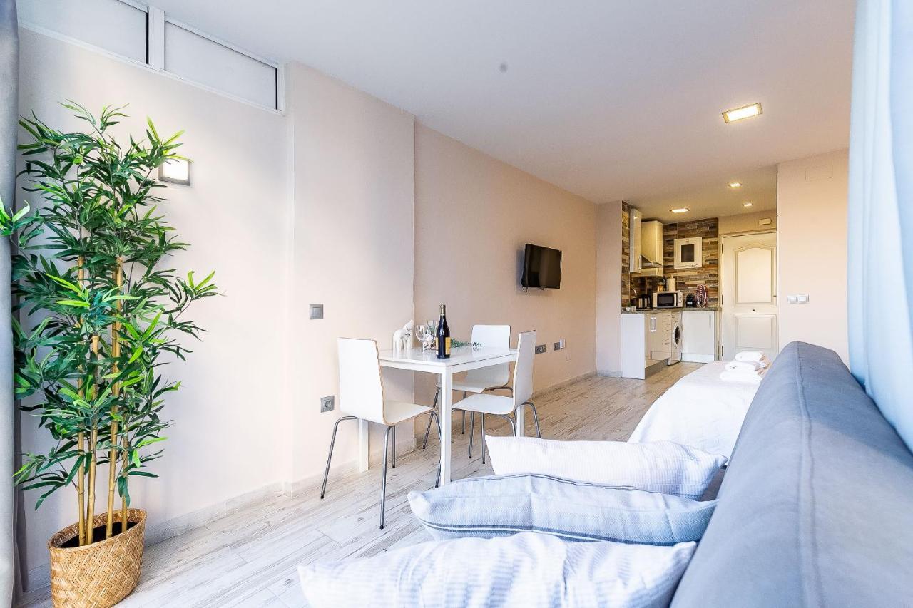 Sun Coast Benalmadena -- Superb Studio With 4 Pools, Gardens & Breakfast Exterior foto