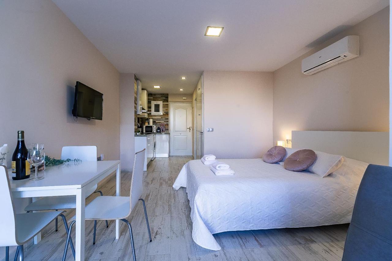 Sun Coast Benalmadena -- Superb Studio With 4 Pools, Gardens & Breakfast Exterior foto